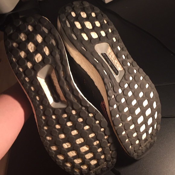 Adidas Ultraboost Chinese New Years 3.0 - Picture 2 of 3